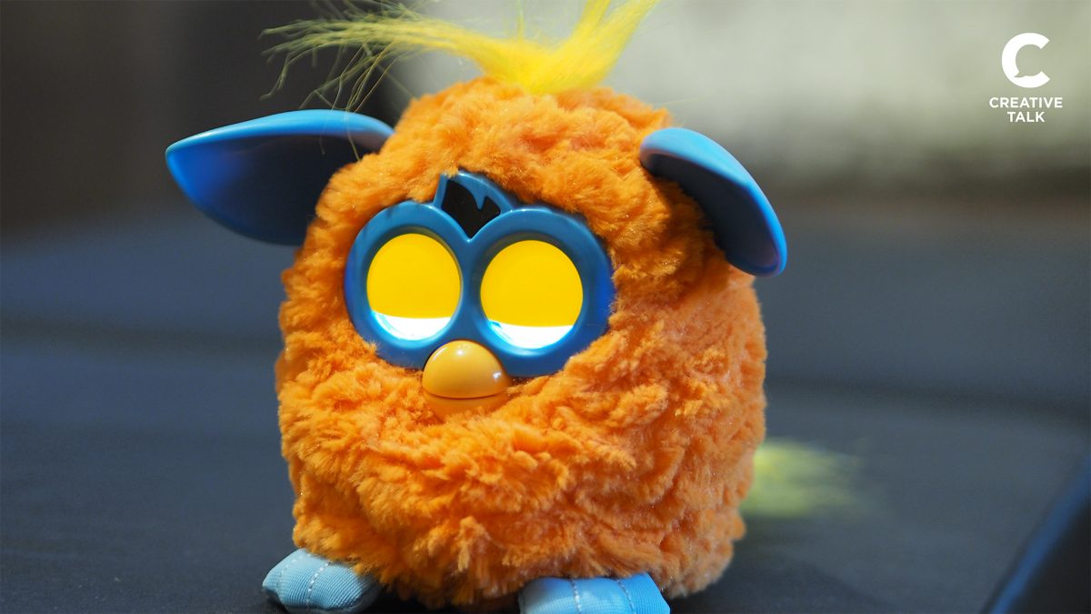 25 ปี Furby คืนชีพตุ๊กตาขนปุย เจาะแนวคิดการตลาดแห่งความคิดถึง ทำไม Furby ถึงยังไม่หายไปไหน